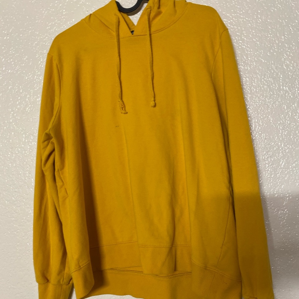Yellow think hoodie, cute and basic